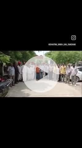 रानी गौ रक्षा कमांडो फोर्स के शैतान सिंह ने दिया ज्ञापन 
गोचर भूमि को किसी अन्य काम के लिए लेना सुप्रीम कोट आदेशों की अहवेलना होगी