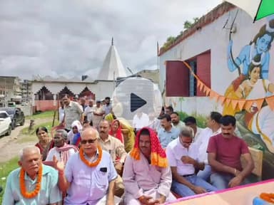 रातू: बिरसानगर रोड नंबर 1 में विधायक नवीन जयसवाल द्वारा नाली निर्माण कार्य का शिलान्यास किया गया