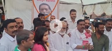 कांके: रांची में दिशोम गुरु शिबू सोरेन के श्राद्ध कर्म का प्रसाद बांटा गया, हजारों लोगों ने लिया