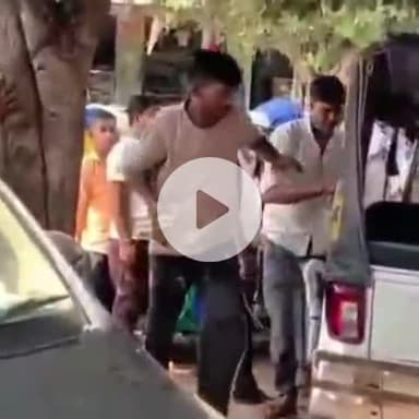 बाह: नंदगवां तिराहे पर ऑटो चालकों के बीच जमकर मारपीट, वीडियो हुआ वायरल