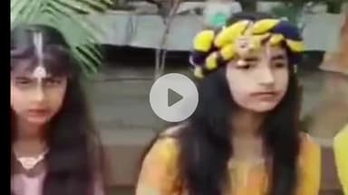 सुल्तानपुर: सुलतानपुर के कादीपुर में जन्माष्टमी पर स्कूल में राधा-कृष्ण रूप सज्जा प्रतियोगिता का आयोजन हुआ