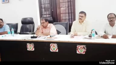 मिर्ज़ापुर: सदर तहसील सभागार में पंचायत निर्वाचन मतदाता सूची पुनरीक्षण 2025 के लिए बीएलओ को दी गई ट्रेनिंग