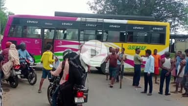 हज़ारीबाग: पंकरी बरवाडीह: हेटगढा टोला में बस से कुचलकर आंगनबाड़ी जा रहे 4 वर्षीय बच्चे की मौत