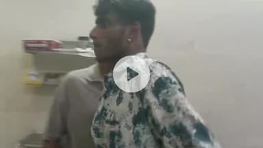 टिकुरिया टोला में पुरानी रंजिश के चलते युवक पर चाकू से हमला, युवक घायल, थाने में शिकायत दर्ज