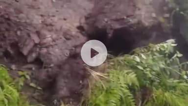 टापरी: किन्नौर के मीरु गाँव का पैदल मार्ग धंसने से राहगीरों के लिए बनी आवाजाही में खतरा