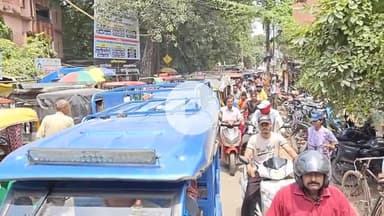 मिर्ज़ापुर: कचहरी अस्पताल रोड पर लगा भीषण जाम, मरीज को लेकर फंसे तामीरदार, ट्रैफिक व्यवस्था पूरी तरह से फेल