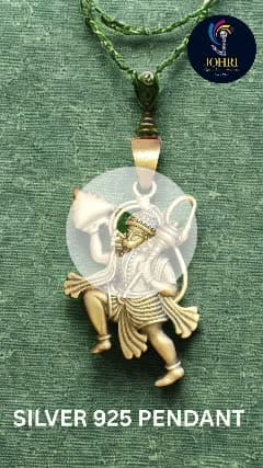 "Johri Gems & Jewellers laya hai aapke liye Hanuman ji ka 925 Silver Pendant – shraddha aur shringar ka ek anmol sangam!
Apne vishwas ko banaiye aur bhi khas is divine collection ke sath.
GMA Plaza,Opp.new cloth market gate 1 kota