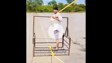 भोकरदन: नांजा परिसरात पूर्णा नदीला आला पूर, शेतकरी व नागरिकांना तारेवरची कसरत करत करावी लागतेय नदी पार