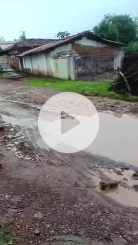 ग्राम पंचायत साजा थोड़ा सा पानी में जमाव सरपंच आगे अधिकार का कोई ध्यान नहीं