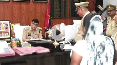 रामपुर: पुलिस अधीक्षक विद्यासागर मिश्र ने पुलिस कार्यालय में जनसुनवाई के दौरान 100 से अधिक फरियादियों की फरियाद पर की सुनवाई