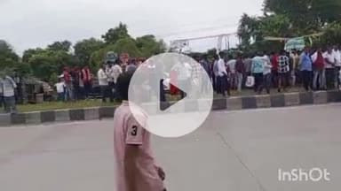 मदनपुर: कस्तूरबा गांधी आवासीय बालिका विद्यालय मदनपुर की छात्रा की मौत के दूसरे दिन ग्रामीणों ने एनएच-19 को चार घंटे किया जाम