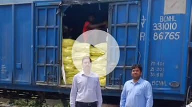 बहराइच: जनपद को प्राप्त 53126 बैग यूरिया उर्वरक सहकारी समितियों को भेजने का कार्य प्रारंभ, जिला कृषि अधिकारी ने दी जानकारी