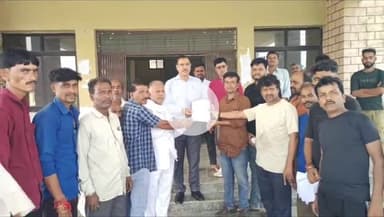 जैसीनगर: लालपुरा हनुमान मंदिर जर्जर, नागरिकों ने प्रशासन को सौंपा ज्ञापन, जीर्णोद्धार की मांग