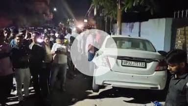 कलीनगर: राजा बाग के सामने तेज रफ्तार ईको ने मोटरसाइकिल को मारी टक्कर व एक कार को भी किया क्षतिग्रस्त, 3 लोग हुए घायल