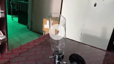 सतना: कोठी स्वास्थ्य केंद्र में ऑक्सीजन सिलेंडर का हमीडिफिकेशन बॉटल फटने से भगदड़, CCTV में कैद