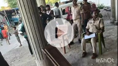 सत्तर कटैया: बिहरा पुलिस ने आर्म्स एक्ट के फरार अभियुक्त के घर की कुर्की जब्ती की, भारी संख्या में पुलिस बल रहा उपस्थित