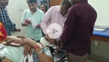 टीकमगढ़: कुंडेश्वर के पास तेज रफ्तार बाइक की टक्कर से एक व्यक्ति गंभीर रूप से घायल, ई-रिक्शा से अस्पताल भेजा गया