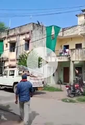 टीकमगढ़: पुलिस लाइन में स्मार्ट मीटर लगाने का विरोध, पुलिसकर्मियों ने बिजली कर्मचारियों को FIR की धमकी दी