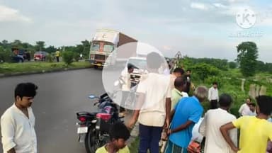 नरपतगंज: राजगंज एनएच पर अनियंत्रित मैजिक पलटी, चालक हुए चोटिल