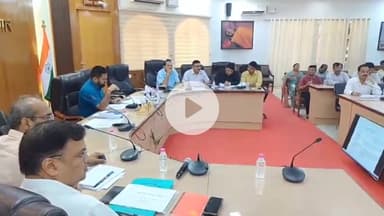 कसिया: कुशीनगर: डीएम ने पीएनबी बैंक की लापरवाही पर दिए कड़े निर्देश, फूड प्रोसेसिंग के लिए जनपदवासियों से की अपील