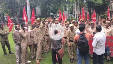 करनाल: लघु सचिवालय में हरियाणा ग्रामीण चौकीदार यूनियन ने मांगों को लेकर किया प्रदर्शन, प्रशासन को सौंपा ज्ञापन