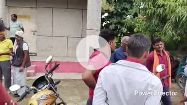 कर्वी: भरतकूप के गोबरिया बुजुर्ग में पिकअप की टक्कर से बाइक सवार दो लोग गिरे, एक की मौत और एक घायल