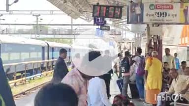 कहरा: सहरसा जंक्शन के प्लेटफार्म नंबर एक पर विशेष चेकिंग अभियान, बिना टिकट यात्रियों में हड़कंप