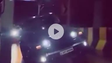 हुज़ूर: भोपाल: सुभाष नगर ब्रिज पर थार चालक ने फुटपाथ पर चलाई कार, ट्रैफिक जाम से बचने के लिए तोड़े नियम