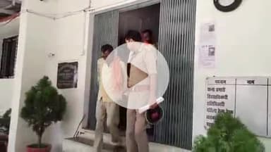 सिराथू: मारपीट और धमकी के मामले में पुलिस ने कुरा मुरीदन से दो वारंटी अभियुक्तों को किया गिरफ्तार