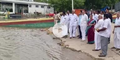 మచిలీపట్నం: నాగాయలంకలో వరద ఉద్ధృతిని పరిశీలించిన ఎమ్మెల్యే బుద్ద ప్రసాద్