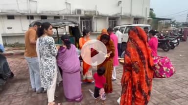 टीकमगढ़: महिला समाजसेवी की अनोखी पहल, किया अन्न वितरण, कहा- अस्पताल में पीड़ितों की मदद उनकी दुआ