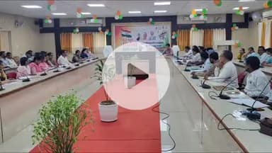 बलरामपुर: डीएम ने कलेक्ट्रेट में महिला बाल कल्याण योजनाओं की समीक्षा की, कन्या सुमंगला योजना में लाभार्थियों की संख्या बढ़ाने के निर्देश दिए