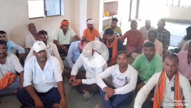 मिर्ज़ापुर: सरैया-सिंधौरा लघुडाल नहर बंद, आक्रोशित किसानों ने किया प्रदर्शन, धान की फसल सूखने के कगार पर