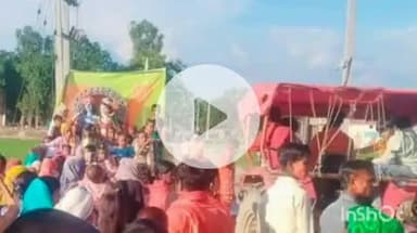 नानपारा: चनैनी में जन्माष्टमी के बाद राधा-कृष्ण की प्रतिमा का हुआ विसर्जन, निकाली गई शोभायात्रा