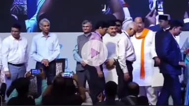 खंडवा नगर: खंडवा के कलेक्टर एवं भोपाल के तत्कालीन कलेक्टर मुख्यमंत्री द्वारा सम्मानित