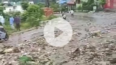 डुंडा: मातली में गंगोत्री हाईवे पर फैला मलबा, नाले के उफान आने से लोगों में डर