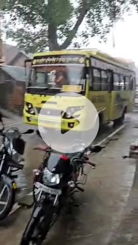 gagret main bhari barish ke karan yatayat avrudh. una road gagret ke taja halaat