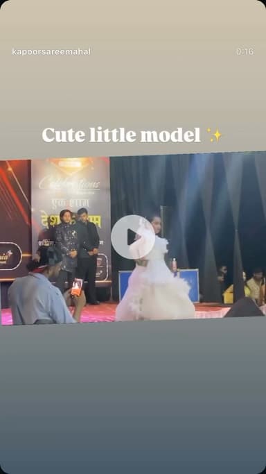 रामपुर: Little model outfit from kapoorsareemahal jwalanager rampur 📲9557596461