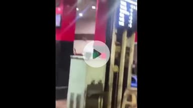 झांसी: खंडराहो गेट ए पास  अवध बिरयानी रेस्टोरेंट में हुई 
हाथापाई,वीडियो वायरल