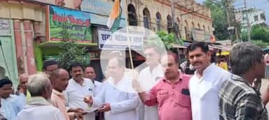 सुल्तानपुर: राजीव गांधी की जयंती पर कांग्रेसजनों ने दी श्रद्धांजलि और बांटी मिठाइयां