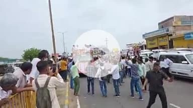 बाड़मेर: बाड़मेर के पूर्व सांसद कर्नल सोनाराम जी की पार्थिव देह बाड़मेर पहुंची, अंतिम दर्शन के लिए उमड़ी भारी भीड़