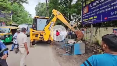 हज़ारीबाग: हजारीबाग में चलाया गया अतिक्रमण हटाओ अभियान, फुटकर दुकानदारों ने जताया विरोध