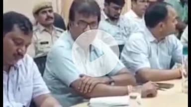 करौली: जिला जनअभाव अभियोग निराकरण समिति की बैठक कलेक्ट्रेट में वीडियो कांफ्रेंस के माध्यम से आयोजित, फरियादी जुड़े