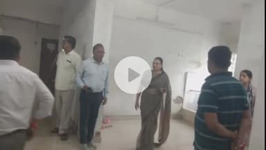 सिंगरौली: निगम आयुक्त ने किया निगम कार्यालय का निरीक्षण, हेल्प डेस्क बनाने के दिए निर्देश