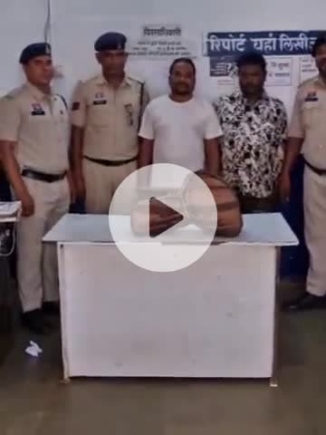 तिल्दा: खरोरा के वार्ड 8, तालाब हनुमान मंदिर के पास पुलिस ने अवैध मादक पदार्थ गांजा के साथ 2 लोगों को किया गिरफ्तार