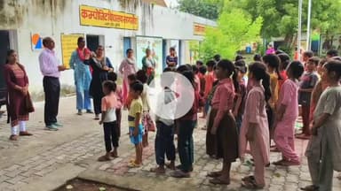 झांसी: एफडीए विभाग ने जनपद के स्कूलों में खाद्य सुरक्षा जागरूकता अभियान चलाया, 33 मिड-डे-मील के नमूने जांच के लिए लैब भेजे