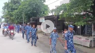 जनता बाजार पुलिस प्रशासन ने महावीरी मेला को लेकर फ्लैग मार्च