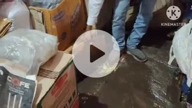 खुरई: खुरई में बारिश से दुकानों में भरा पानी, नगर पालिका के अटल कॉम्प्लेक्स स्थित दुकानों में पानी भरने से लाखों का नुकसान