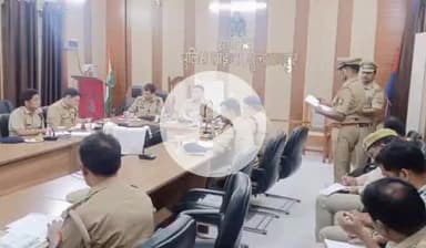 सुल्तानपुर: जिले में त्योहारों को लेकर पुलिस की तैयारी, एसपी ने अधिकारियों के साथ बैठक कर कानून व्यवस्था पर दिए निर्देश