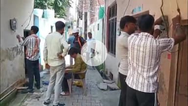 सहारनपुर: स लेबर कॉलोनी में उपभोक्ताओं की गैर मौजूदगी में बिजली मीटर बदलने का आरोप, कालोनीवासियों में आक्रोश